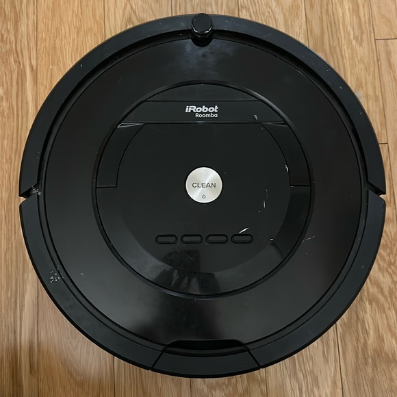iRobot Roomba - Picture 1 of 5